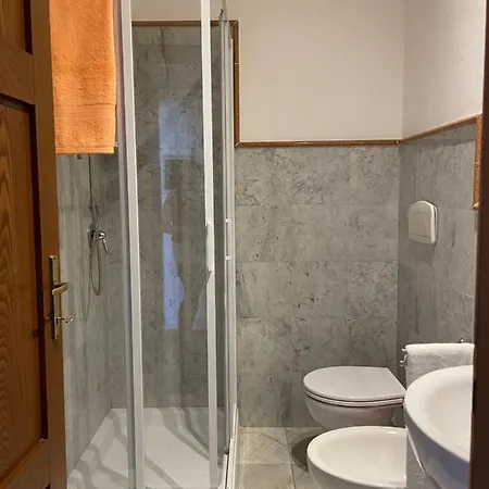 Holiday Rental- By The Walls N 395 Apartment *
