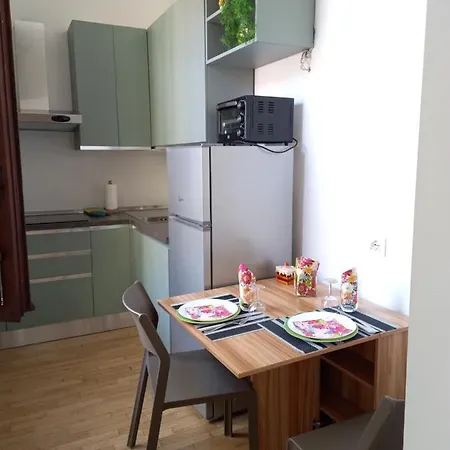 Holiday Rental- By The Walls N 395 Apartment *